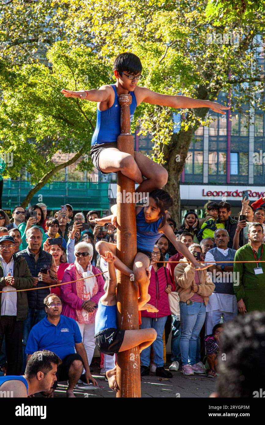 Fest des indischen Elefantengottes Ganesh Chaturthi auf der Kö NUR FÜR REDAKTIONELLE VERWENDUNG *** Festival des indischen Elefantengottes Ganesh Chaturthi auf der Kö NUR ZUR REDAKTIONELLEN VERWENDUNG. Bildnachweis: Imago/Alamy Live News Stockfoto Fest des indischen Elefantengottes Ganesh Chaturthi auf der Kö NUR FÜR REDAKTIONELLE VERWENDUNG *** Festival des indischen Elefantengottes Ganesh Chaturthi auf der Kö NUR ZUR REDAKTIONELLEN VERWENDUNG. Bildnachweis: Imago/Alamy Live News Stockfoto
