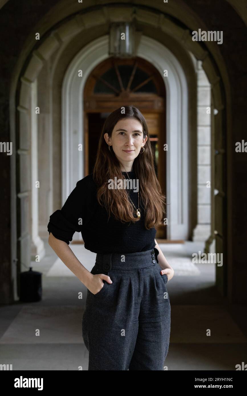 Katherine Rundell, englische Autorin des Kinderbuchs „Rooftoppers“, fotografiert beim Cliveden Literary Festival, Berkshire, England, Großbritannien Stockfoto