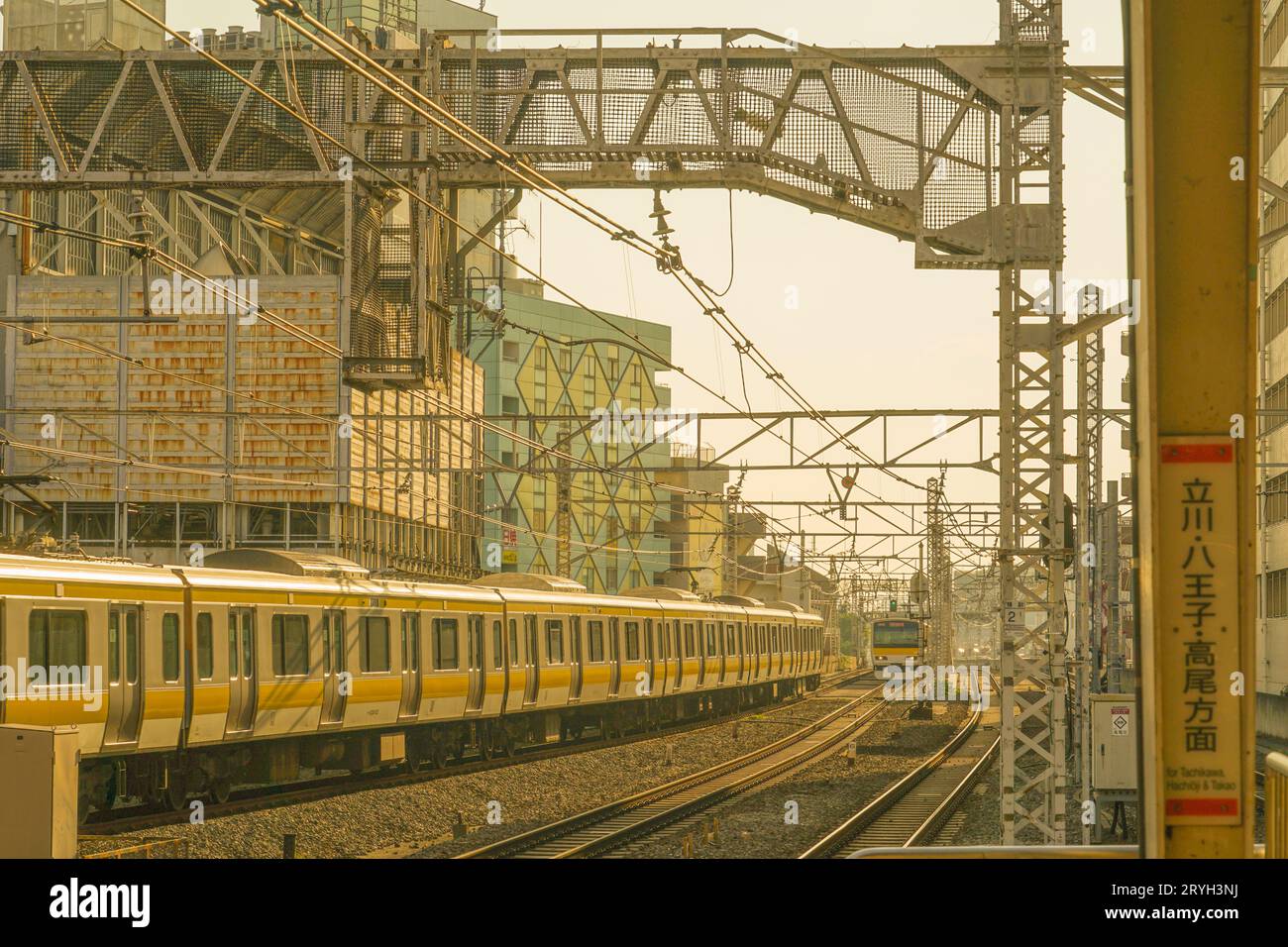 Dämmerung beleuchtete Mittellinie der Linie Stockfoto