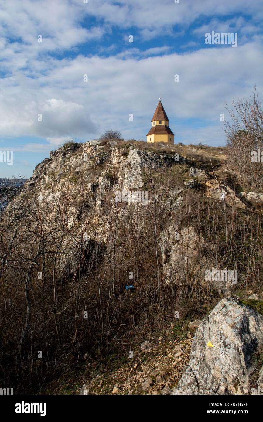 Kalvarienberg in Nitra, Slowakei. Kapelle auf dem Gipfel des Hügels. Stockfoto