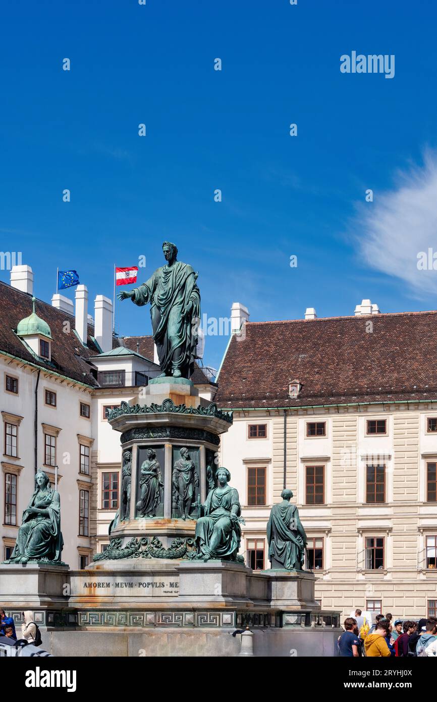 Die Statue von Kaiser Franz I. auf dem inneren Burgplatz Stockfoto