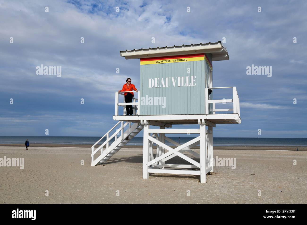 Die Rettungsschwimmhütte am Strand von Deauville, Frankreich, Frankreich, Normandie, 2023 plage de deauville Stockfoto