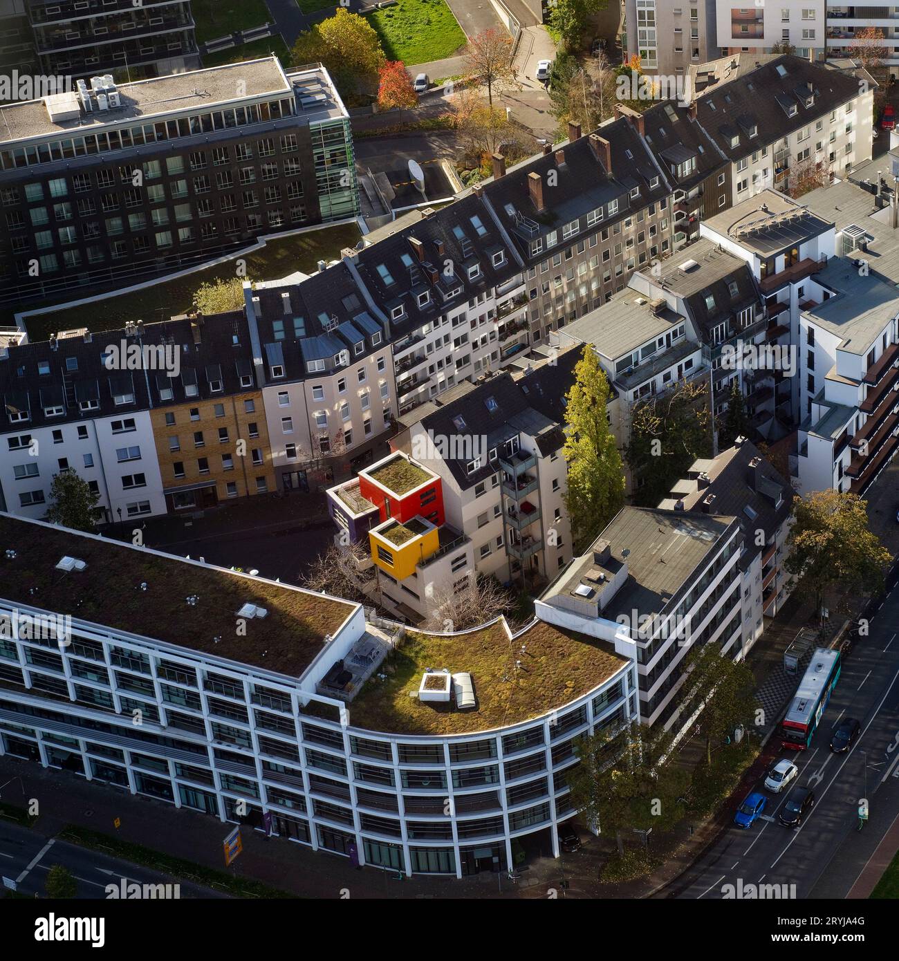 Blick vom Rheinturm auf die umliegenden Gebäude, Düsseldorf, Deutschland, Europa Stockfoto