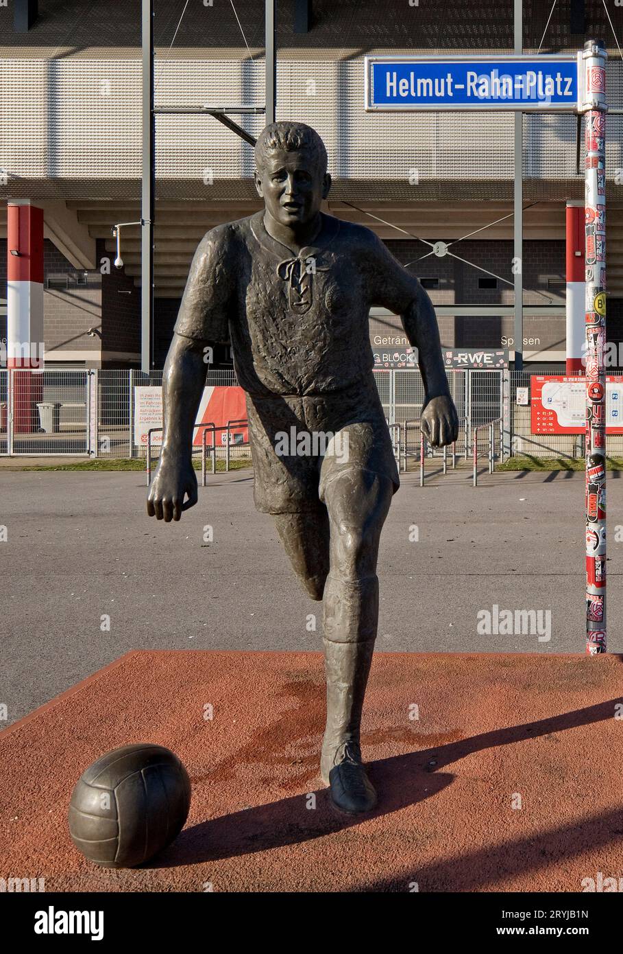 Bronzestatue von Helmut Rahn, Helmut-Rahn-Platz, Essen, Nordrhein-Westfalen, Deutschland, Europa Stockfoto