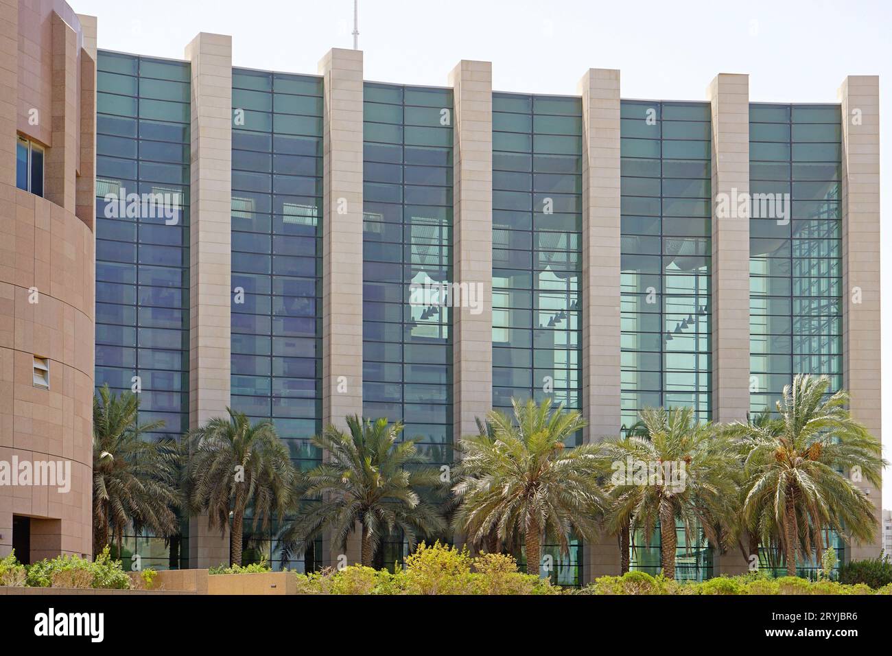 Wahrzeichen des öffentlichen Bibliotheksgebäudes in Kuwait, Außenansicht Stockfoto