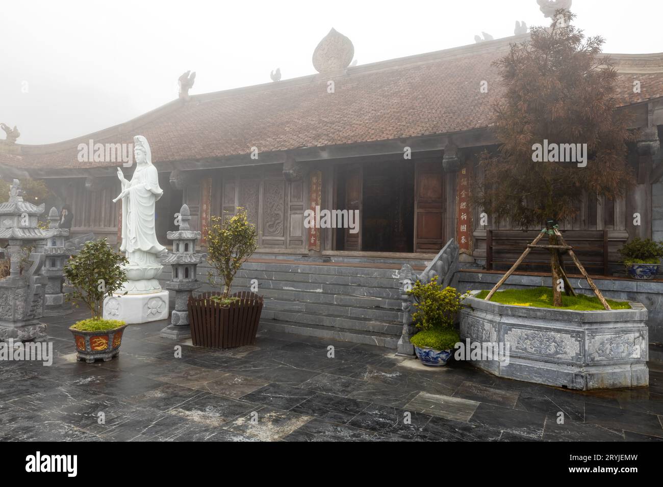 Der buddhistische Tempel im Fansipan in Sapa in Vietnam Stockfoto