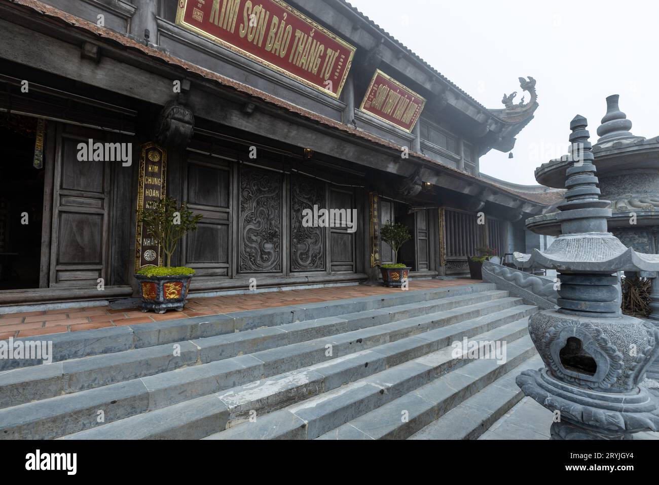 Der buddhistische Tempel im Fansipan in Sapa in Vietnam Stockfoto