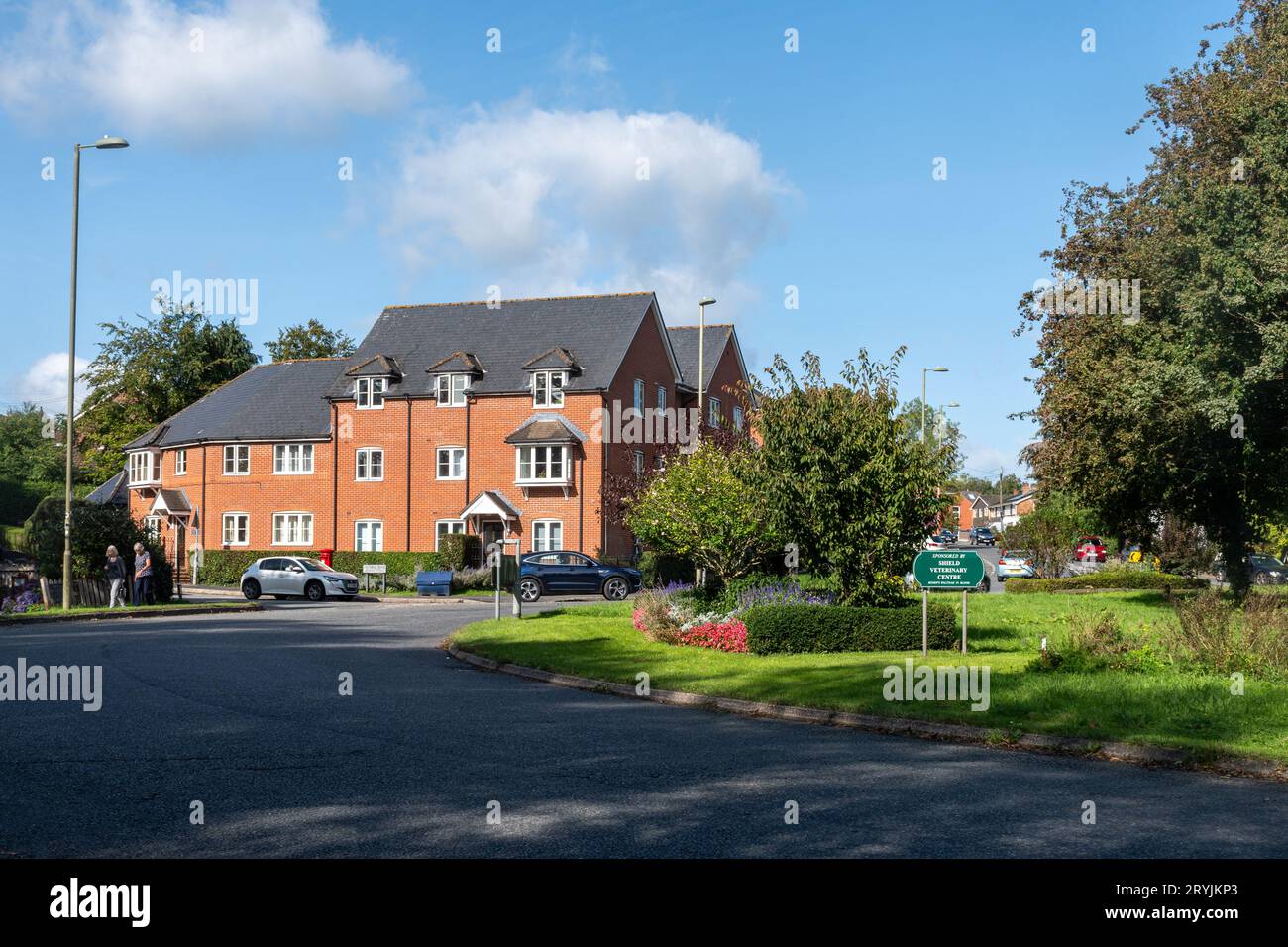 Blick auf den Kreisverkehr Old Station am Stadtrand von Bishop's Waltham, Hampshire, England, Großbritannien Stockfoto