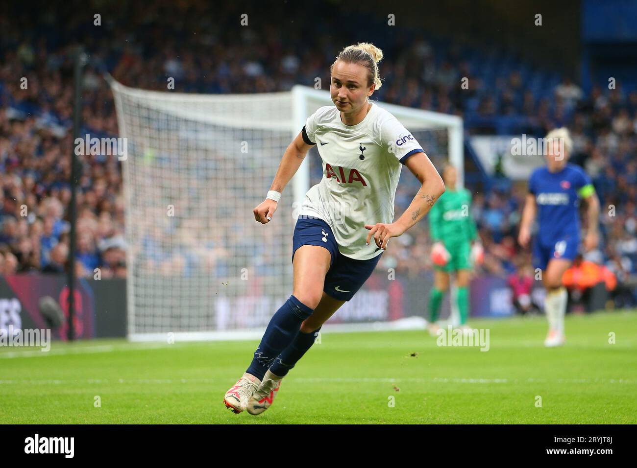 London, Großbritannien. Oktober 2023; Stamford Bridge, London, England: Womens Super League Football, Chelsea versus Tottenham Hotspur; Martha Thomas of Tottenham Hotspur Credit: Action Plus Sports Images/Alamy Live News Stockfoto