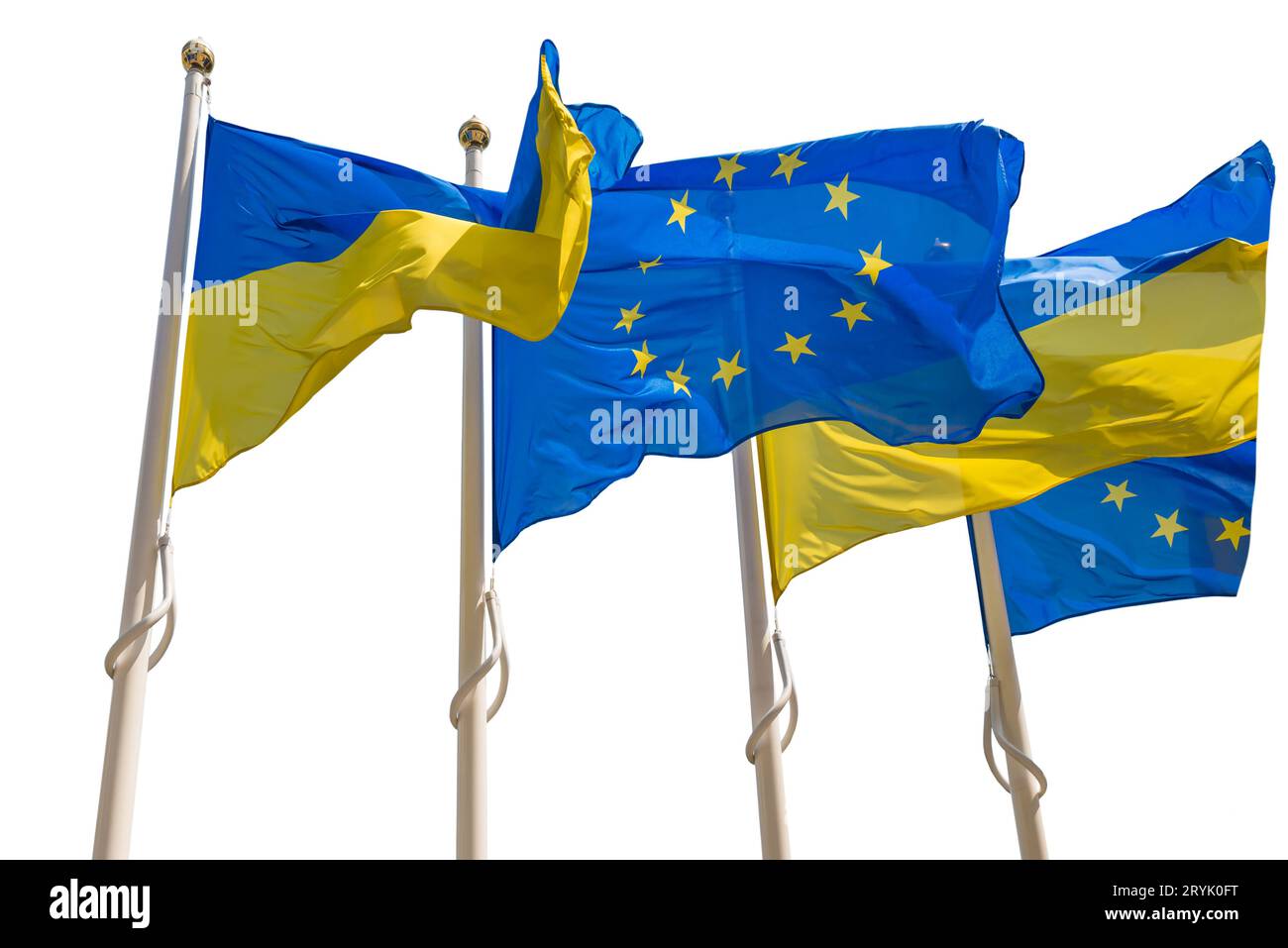 Fahnenmasten mit Fahnen der Europäischen Union und der Ukraine Stockfoto