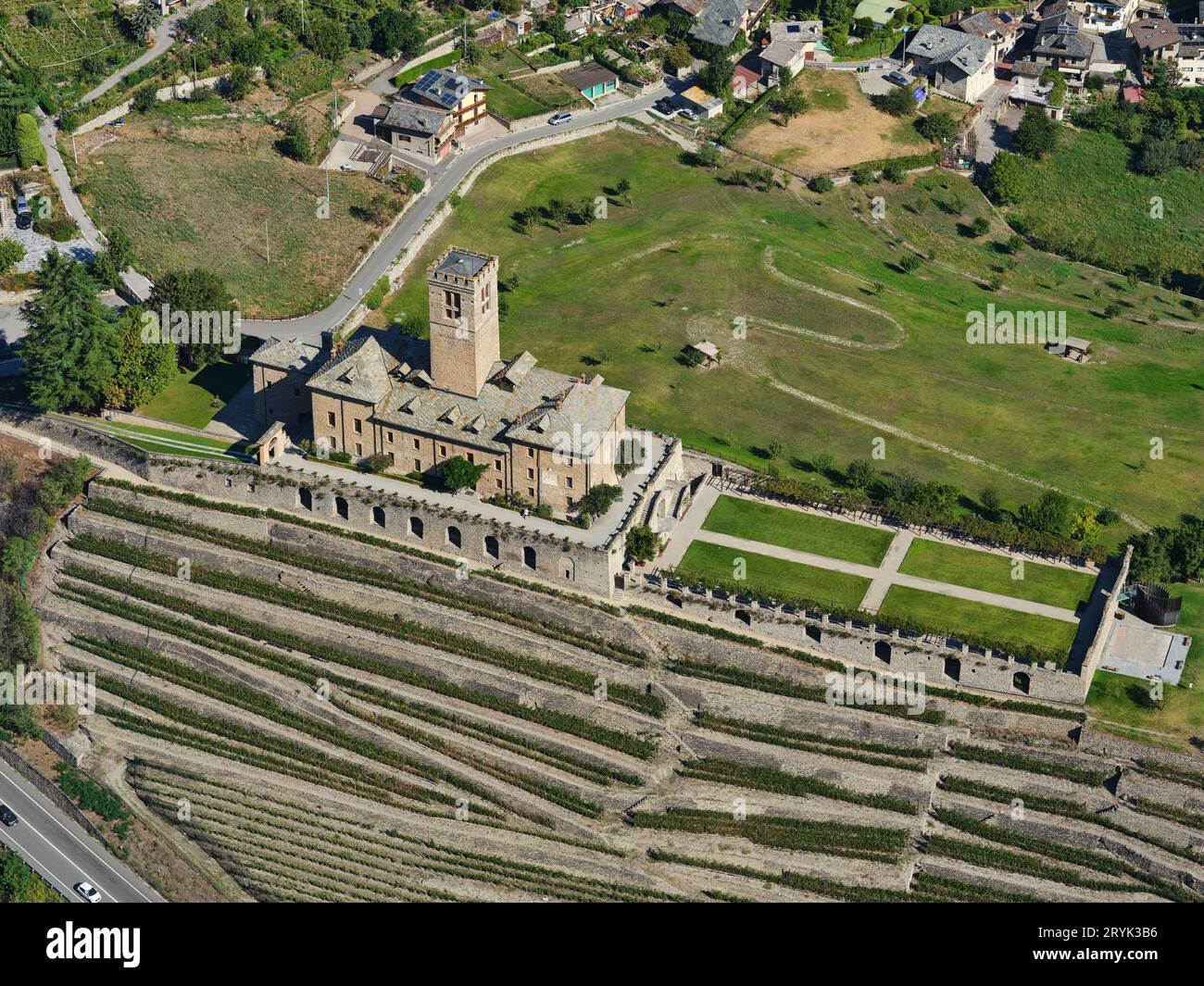 LUFTAUFNAHME. Königliches Schloss Von Sarre. Sarre, Aostatal, Italien. Stockfoto