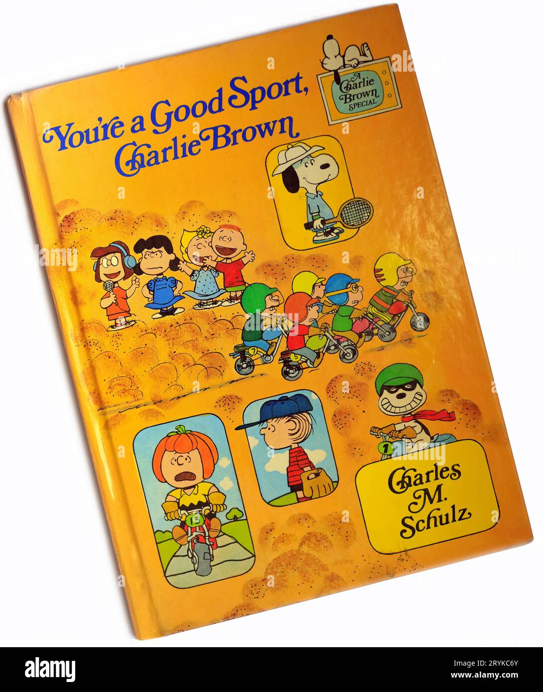 Du bist ein guter Sport, Charlie Brown von Charles M. Schhulz. Bucheinband, Studioeinrichtung auf weißem Hintergrund Stockfoto