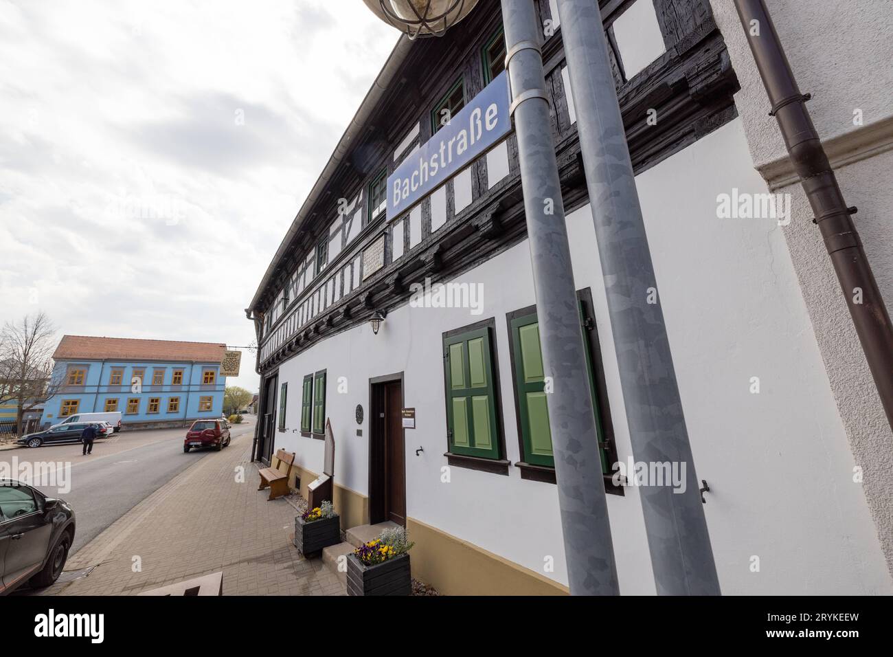Bach-Stammort Wechmar Dach Bachhaus Außenansicht Dorf Wechmar im Landkreis Gotha. Wechmar Bachhaus Thüringen Deutschland *** Bachhaus Stammdorf Wechmar Dachbachhaus Außenansicht Dorf Wechmar im Kreis Gotha Wechmar Bachhaus Thüringen Deutschland 180420 ppb-15 Credit: Imago/Alamy Live News Stockfoto Bach-Stammort Wechmar Dach Bachhaus Außenansicht Dorf Wechmar im Landkreis Gotha. Wechmar Bachhaus Thüringen Deutschland *** Bachhaus Stammdorf Wechmar Dachbachhaus Außenansicht Dorf Wechmar im Kreis Gotha Wechmar Bachhaus Thüringen Deutschland 180420 ppb-15 Credit: Imago/Alamy Live News Stockfoto