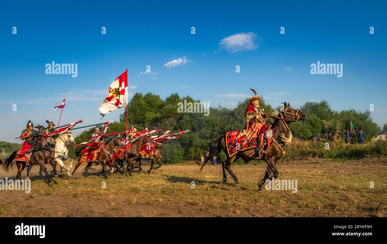 Kastellan, der den Angriff der Husaren anführt, historische Nachstellung der Schlacht von Gniew Stockfoto