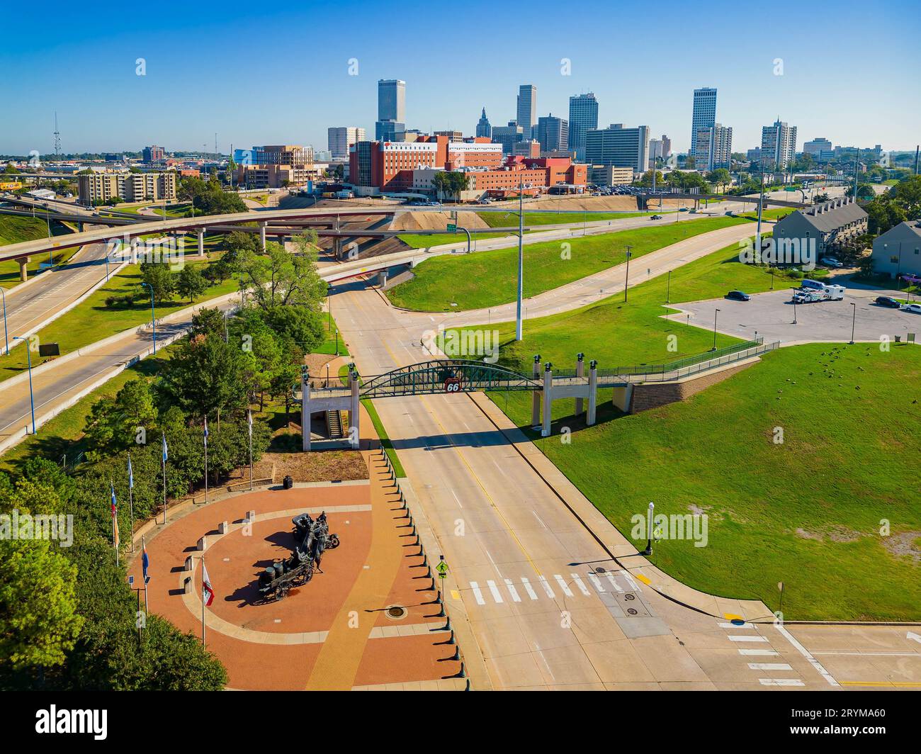 Sonniger Blick auf das Cyrus Avery Centennial Plaza in Oklahoma Stockfoto