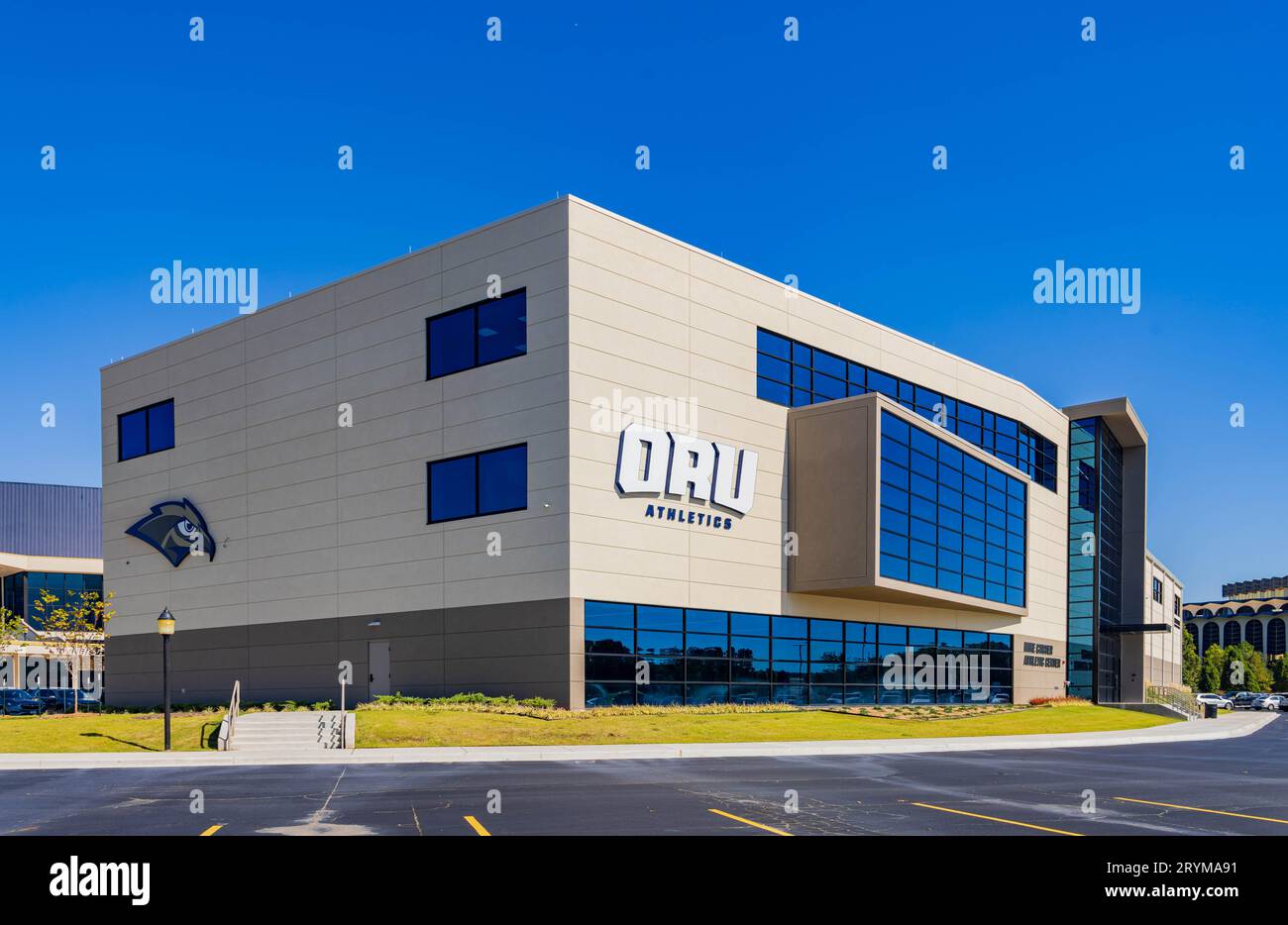Oklahoma, 25. September 2023 - sonniger Blick auf das Athletic Center der Oral Roberts University Stockfoto