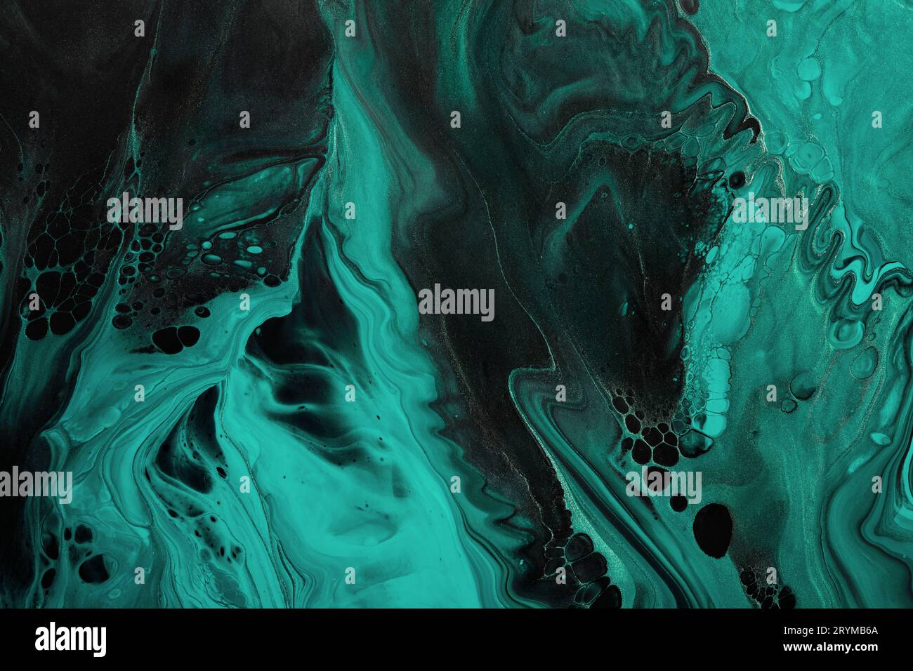 Fluide Art. Grüne abstrakte Welle wirbelt auf schwarzem Hintergrund. Hintergrund oder Textur mit Marmoreffekt Stockfoto