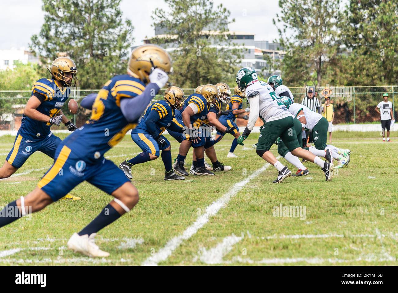 Camacari, Bahia, Brasilien - 30. September 2023: American Football Match im Armando Oliveira Stadion in Camacari, Bahia. Stockfoto