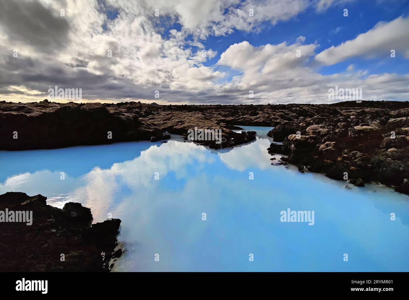 Kleiner See an der Blauen Lagune im Lavafeld Illahraun, BlÃ¡a LÃ³nid, Reykjanes, Island, Europa Stockfoto