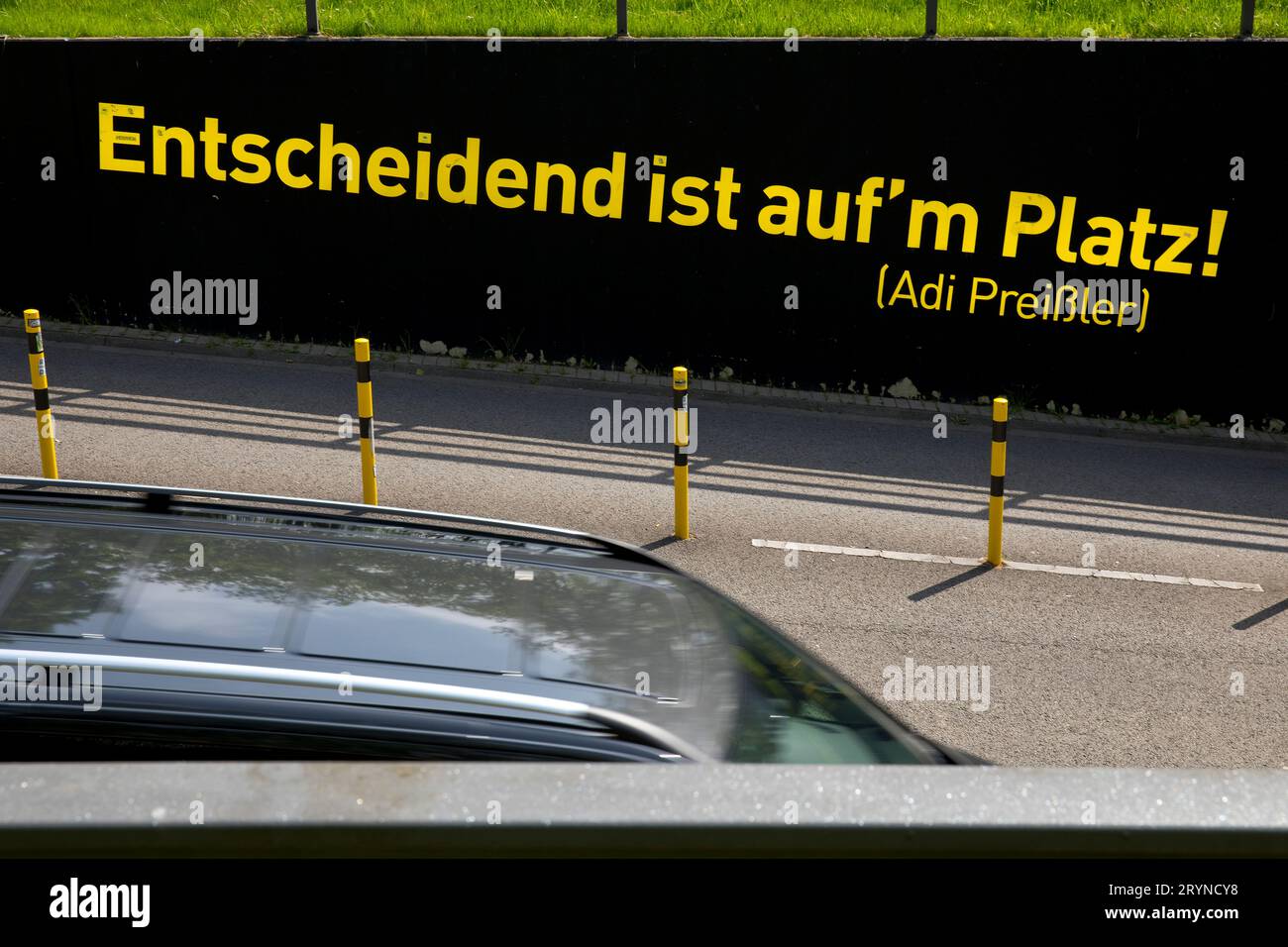 Eintritt zum Parkhaus in der BVB-Fanwelt von Borussia Dortmund, Dortmund, Deutschland Stockfoto