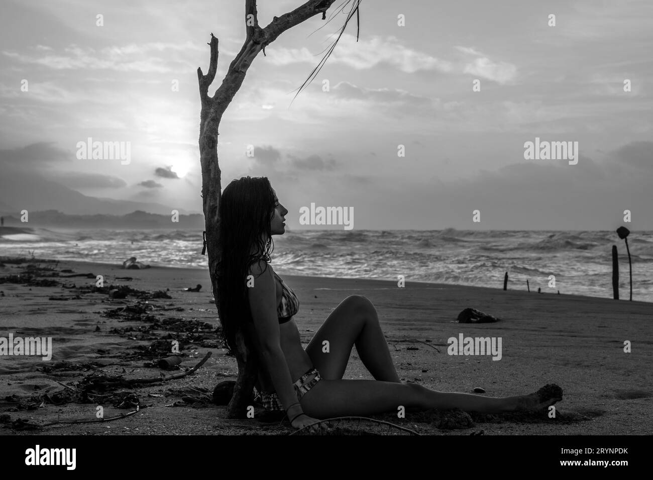 Entspannende Zeit bei Sonnenuntergang am kolumbianischen Strand Stockfoto