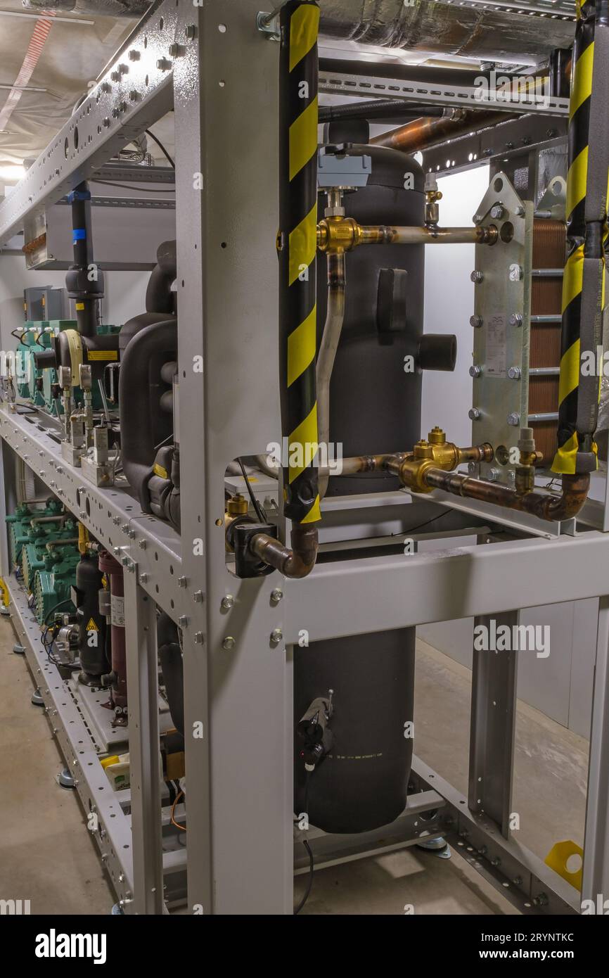 Maschinen in einem Maschinenraum in einer Fabrik Stockfoto