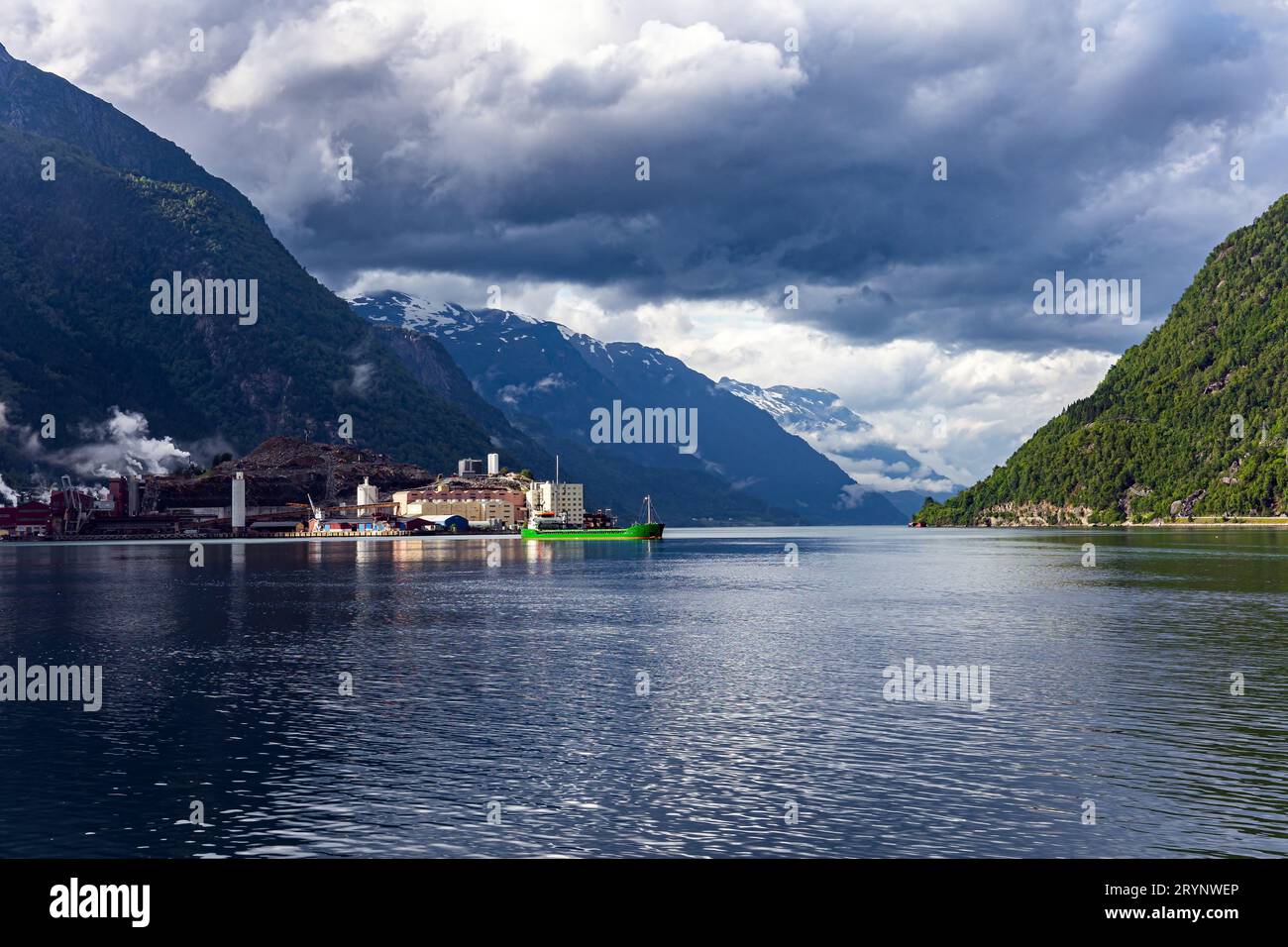 Kleine Stadt Odda Stockfoto
