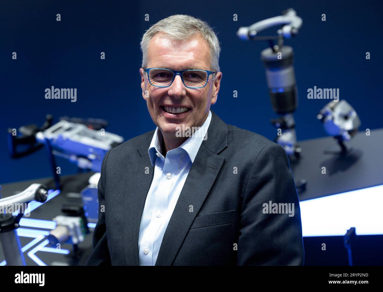 Holger KLEIN, Vorstandsvorsitzender der ZF Friedrichshafen AG, bei der IAA, 04.09.2023 Holger KLEIN, Vorstandsvorsitzender der ZF Friedrichshafen AG, auf der IAA Motor Show, 04.09.2023 *** Holger KLEIN, Vorstandsvorsitzender der ZF Friedrichshafen AG, auf der IAA, 04 09 2023 Holger KLEIN, Vorstandsvorsitzender der ZF Friedrichshafen AG, auf der IAA Motor Show, 04 09 2023 Credit: Imago/Alamy Live News Stockfoto