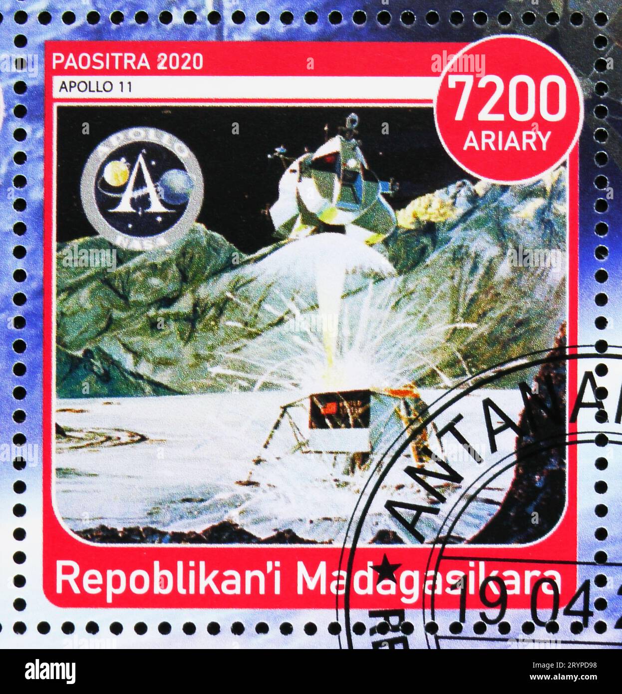 MOSKAU, RUSSLAND - 12. JULI 2022: In Madagaskar gedruckte Briefmarke zeigt Apollo 11, Apollo Programmserie, um 2020 Stockfoto