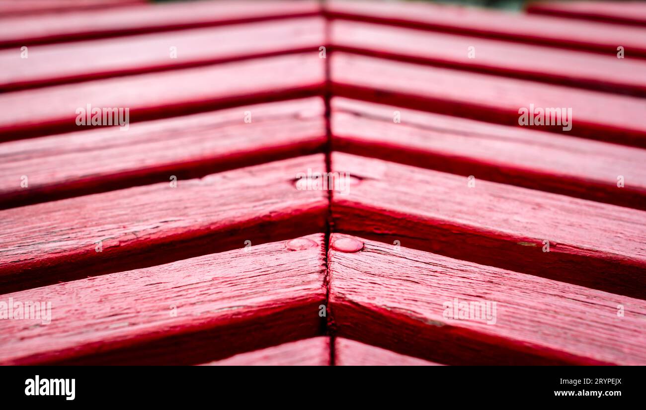 Textur Holzbretter rot lackiert Nahaufnahme Stockfoto