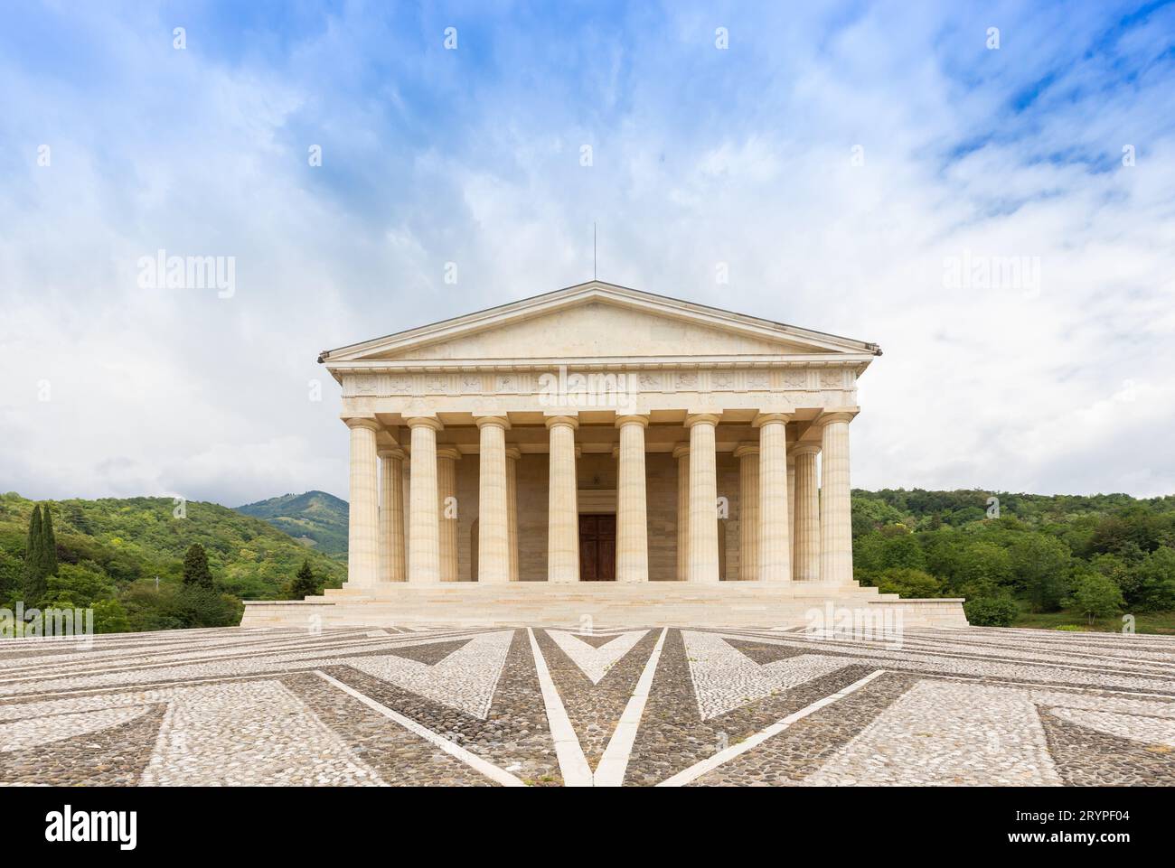 Possagno, Italien. Tempel von Antonio Canova mit klassischer Kolonnade und Pantheon-Design. Stockfoto