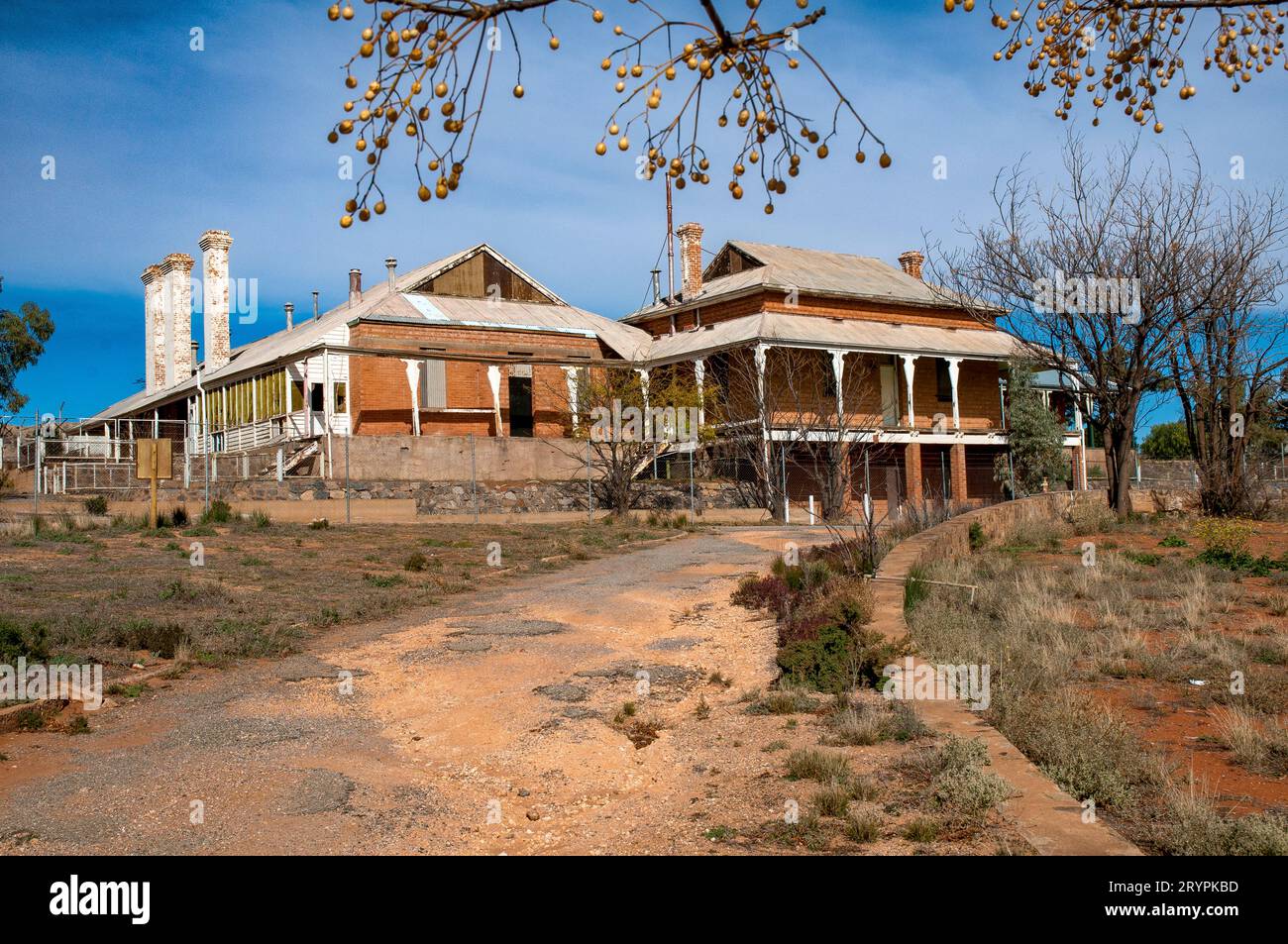 Verlassene Residenz von BHP Mine Managern mit Blick auf die Bergbaustadt Broken Hill New South Wales Stockfoto