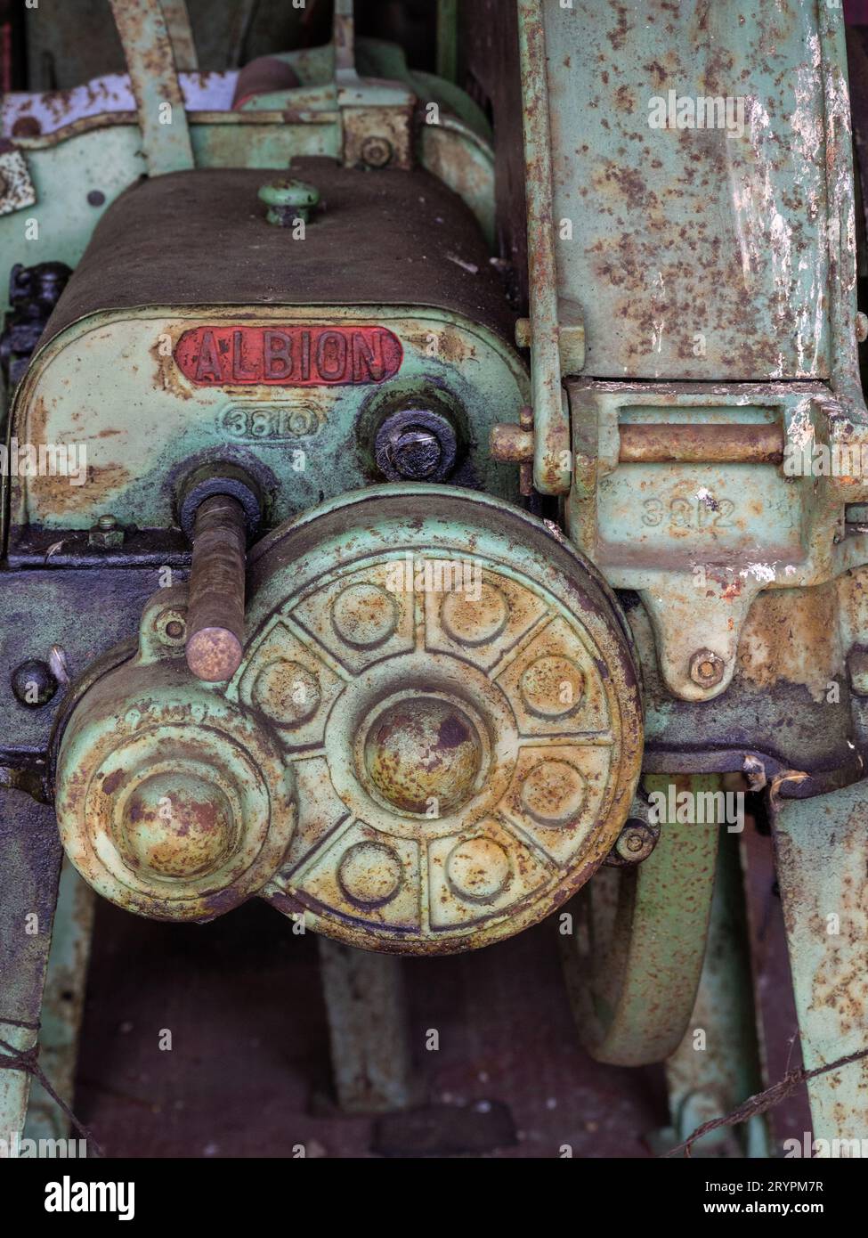 Nahaufnahme eines Albion Chaff Cutter, Museum of Rural Life, Lamport, Northamptonshire, Großbritannien Stockfoto