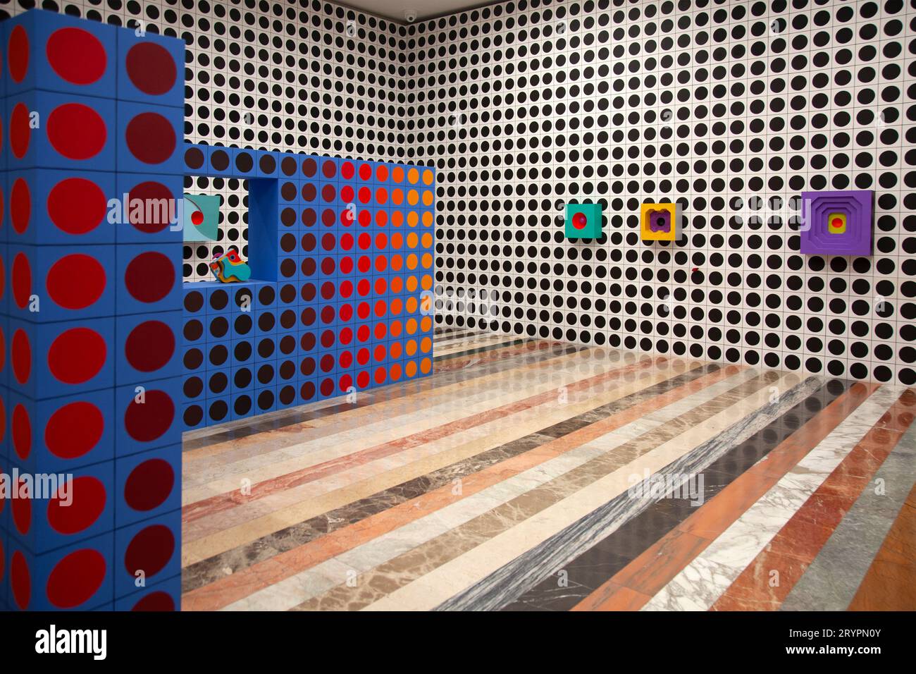 Rodrigo Hernandez stellt auf dem Museo Jumex in Mexiko-Stadt aus Stockfoto