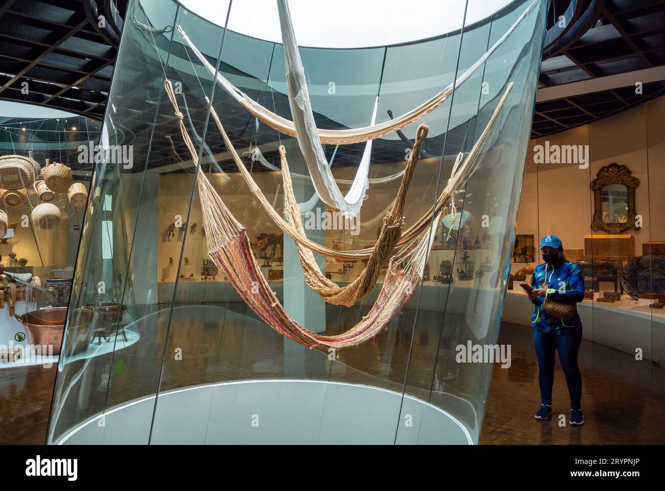 Mexico City, CDMX, Mexiko, eine Ausstellung von Hängematten im Museo de Arte Popular (in englischer Sprache, Museum of Popular Art). Nur redaktionell. Stockfoto