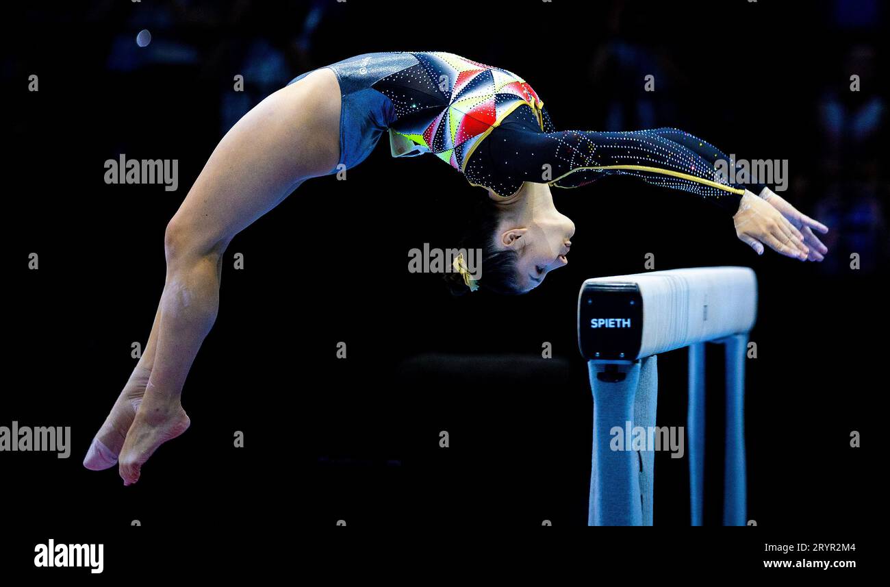 Antwerpen, Belgien. Okt. 2023. Fien Enghels (BEL) in Aktion während der Frauenqualifikationen bei den Turn-Weltmeisterschaften im Sportpalast Antwerpen. Quelle: Iris van den Broek / Alamy Live News Stockfoto