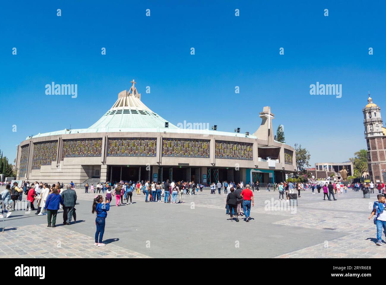 Mexiko-Stadt, CDMX, Mexiko, Basílica de Nuestra Señora de Guadalupe, Insigne y Nacional Basílica de Santa María de Guadalupe. Nur redaktionell. Stockfoto