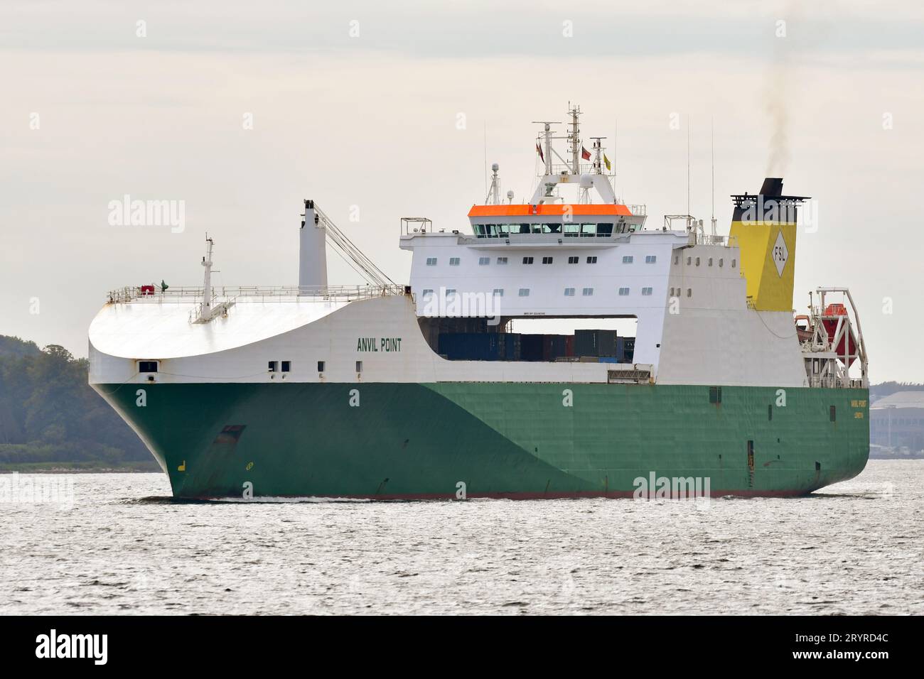 Ro-Ro-Cargo-Ship AMVIL POINT geht vom Hafen Kiel aus Stockfoto