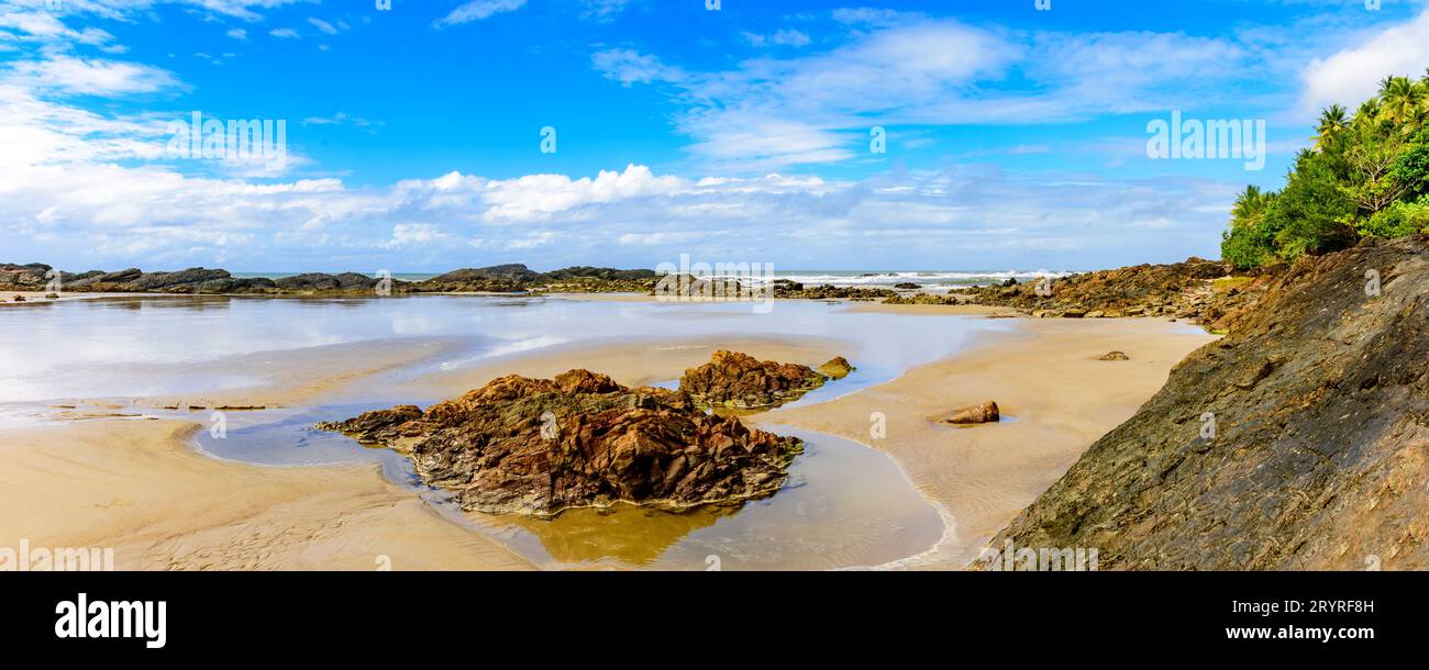 Panoramabild des Prainha-Strandes in Serra Grande, Bahia Stockfoto