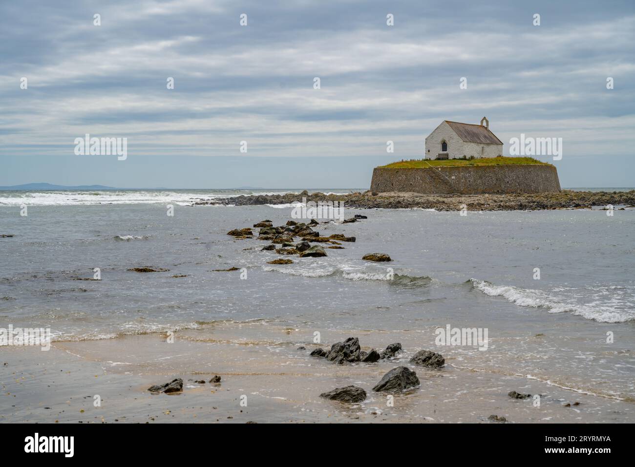 Die Kirche St.. Cwyfan, Porth Cwyfan, Aberffraw, Isle of Anglesey Stockfoto