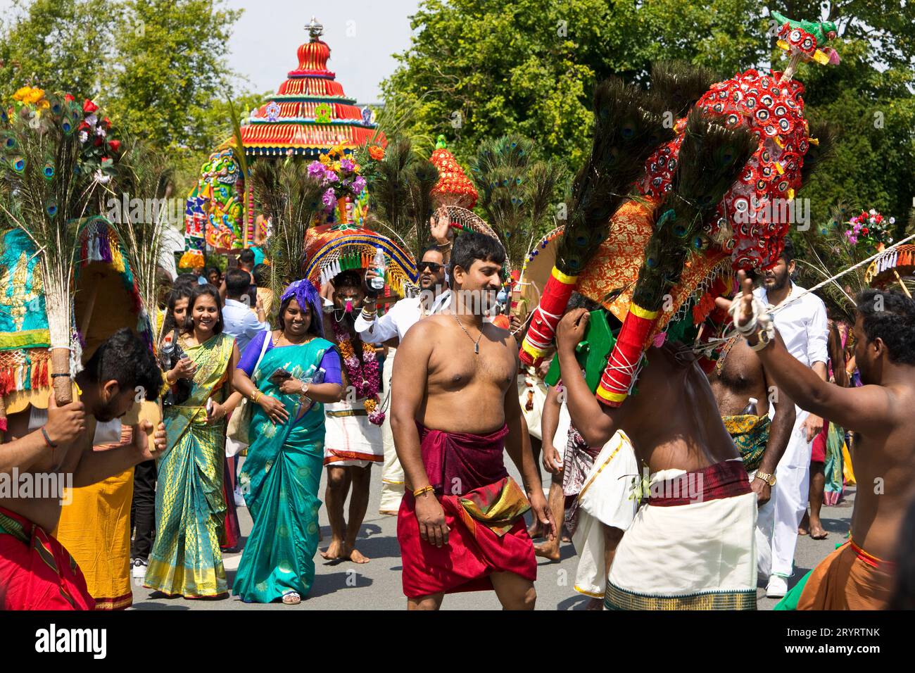 Hindus am Hauptfesttag des Tempelfestes, Hamm, Ruhrgebiet, Deutschland, Europa Stockfoto