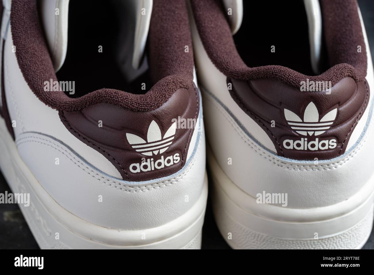 Doha, Katar 2. Oktober 2023 Adidas Rivalry Low Sneaker. Der im Retro
