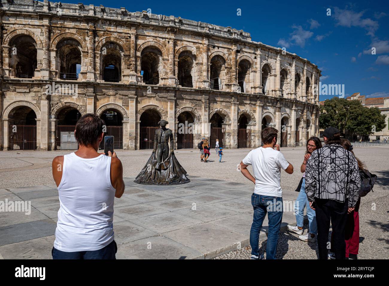 Arènes de Nîmes - römische Arena in Nimes Frankreich. Nimes Ampitheatre. Die Nimes Arena wurde um 100 n. Chr. erbaut. Eines der am besten erhaltenen römischen Ampitheater. Stockfoto