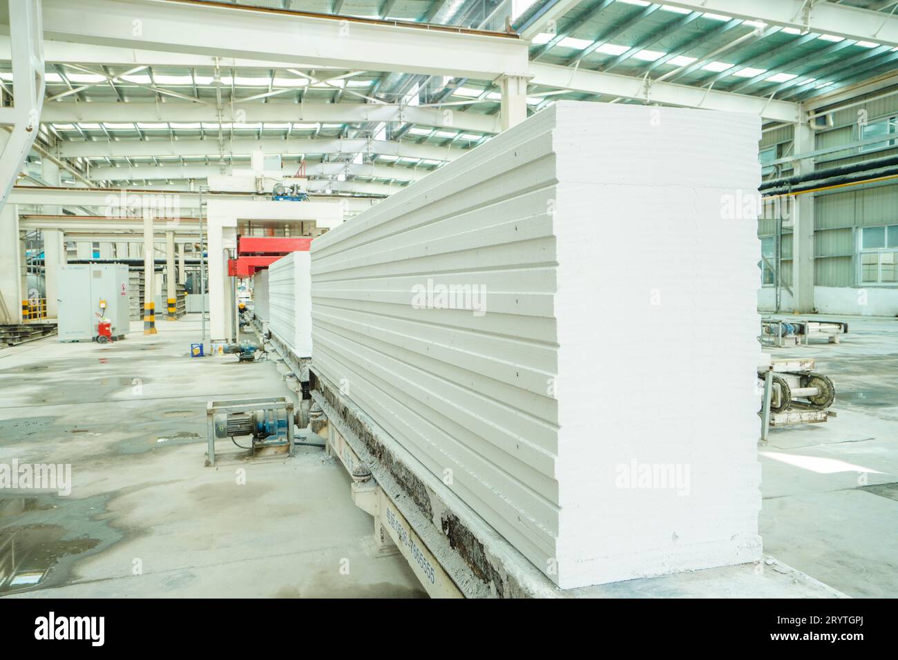 Produktionslinie für leichte Trennplatten Stockfoto