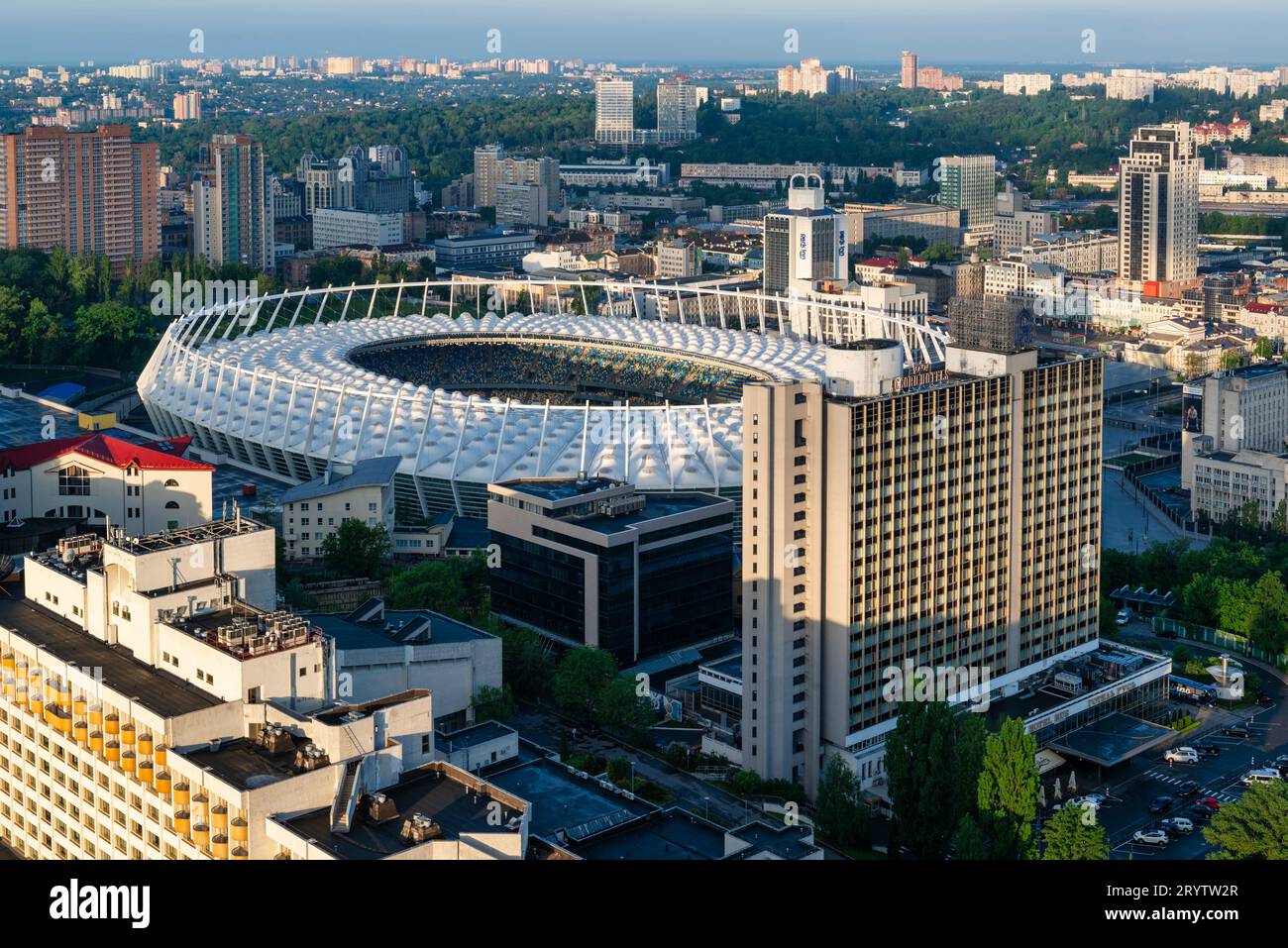 Kiew, Ukraine, 13. Mai 2014, ein ungewöhnlicher Blick von oben auf das berühmte Olympiastadion Stockfoto