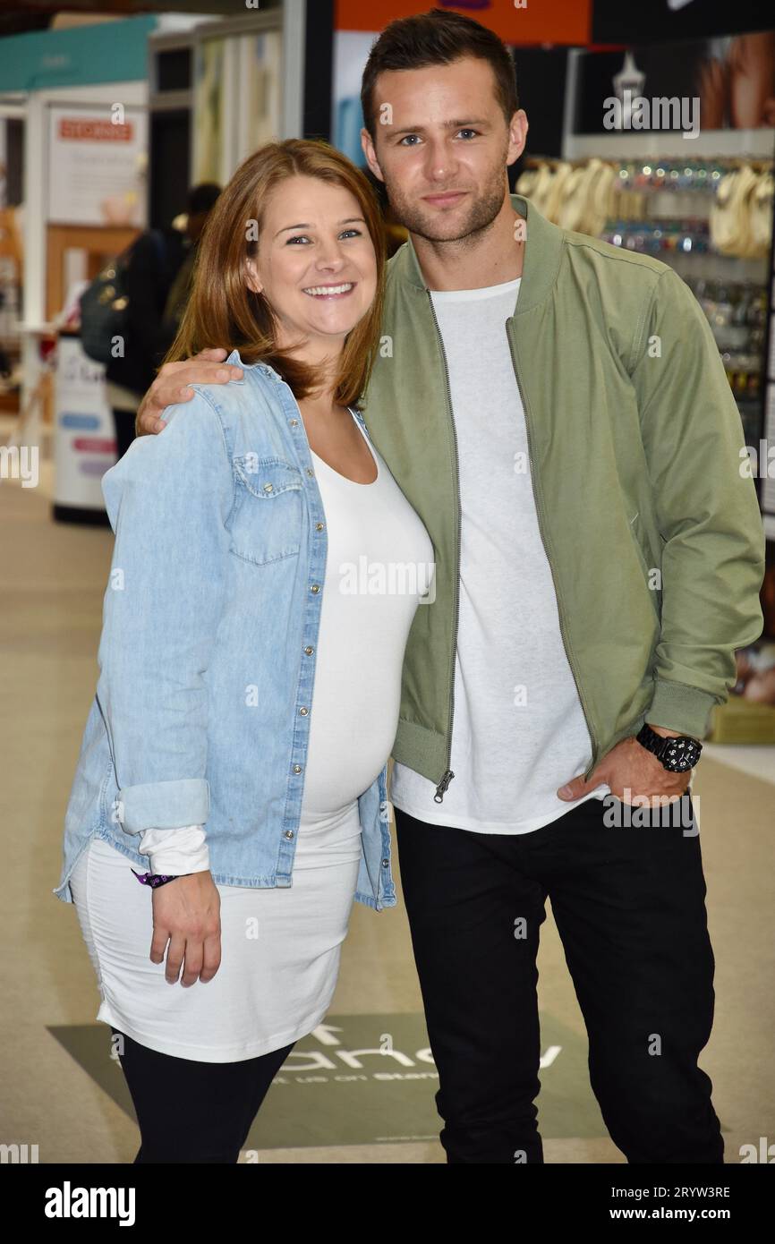 Izzy Johnson, Harry Judd, The Baby Show, Olympia, London, UK Stockfoto