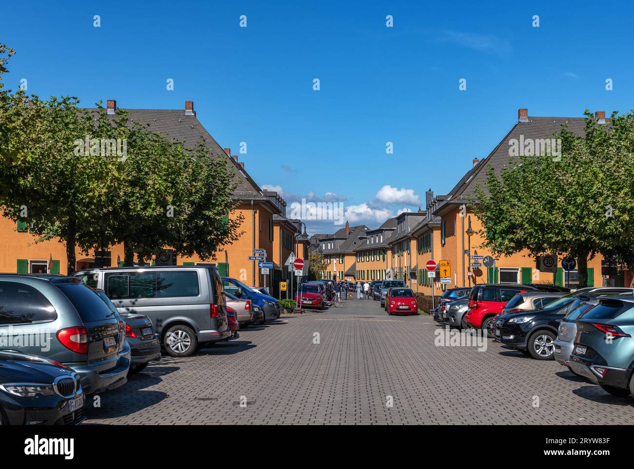 Gebäude der Eisenbahnsiedlung in Frankfurt-Nied, Hessen Stockfoto