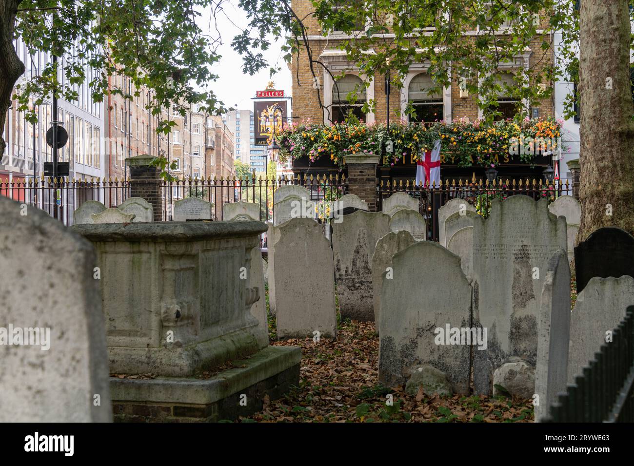 Bunhill Fields Begräbnis Ground and the Artillery Artillery Arms, London EC1. Stockfoto