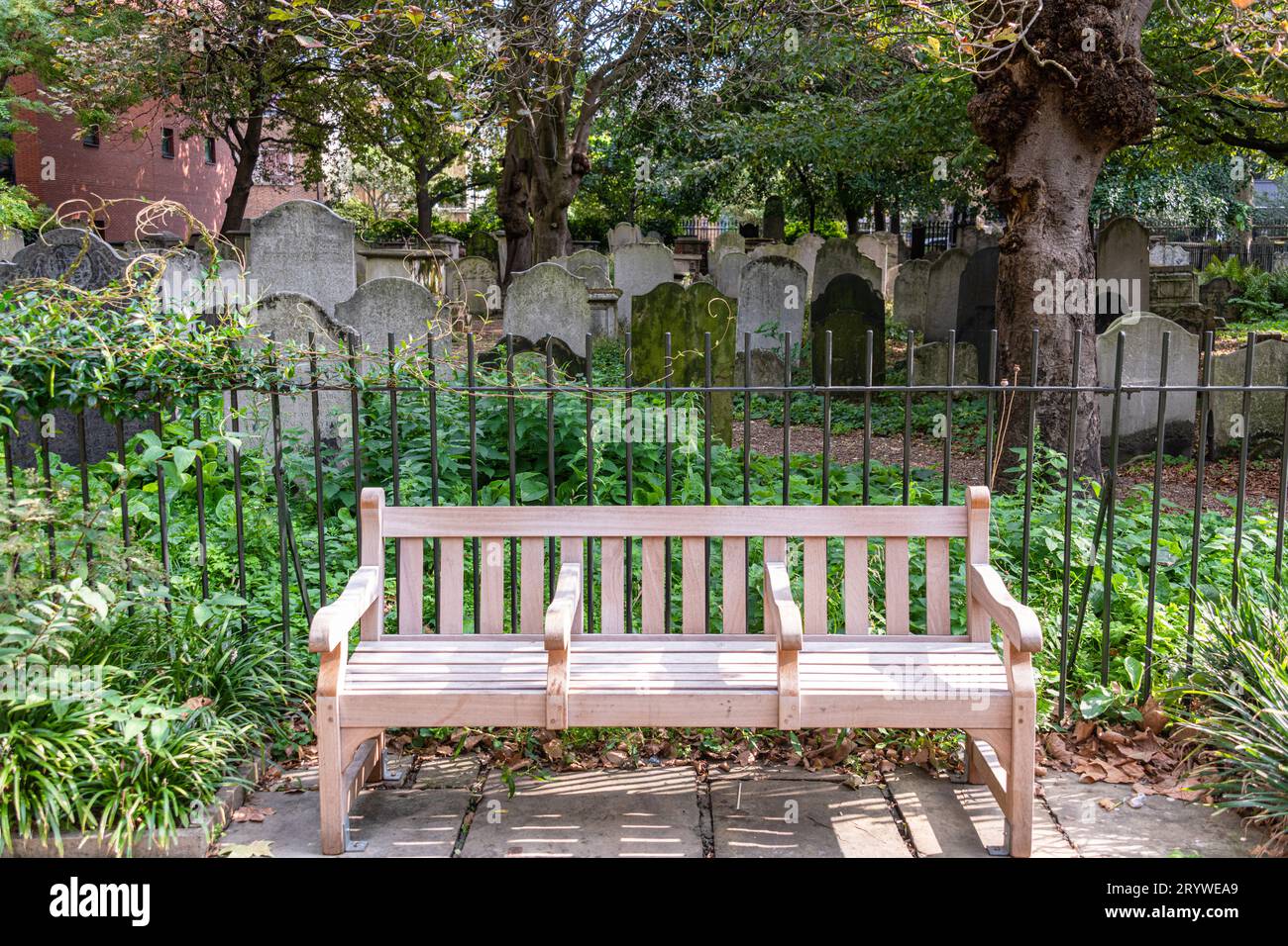 Bunhill Fields Grabstätte in Islington, Ruhestätte vieler angesehener Menschen. Stockfoto