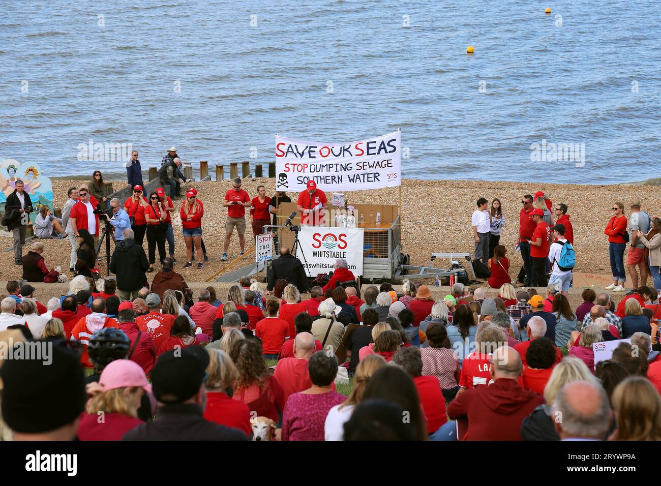 SOS Whitstable Protest gegen Abwasserentsorgung durch Southern Water, 23. September 2023, Tankerton, Whitstable, Kent, England, Großbritannien, Europa Stockfoto